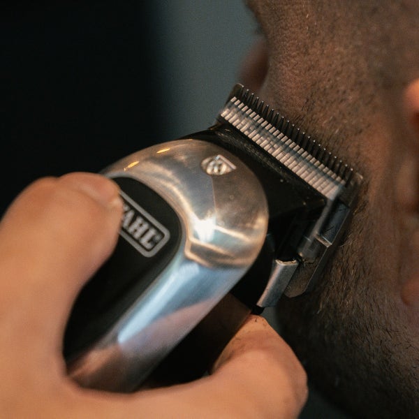 Wahl Porfessional Cord/Cordless Clipper Super Taper Pro